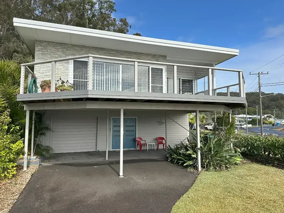 Pretty Beach - Composite Deck